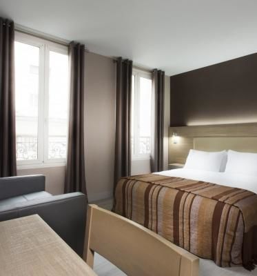 Hôtel des Pavillons – Triple Room