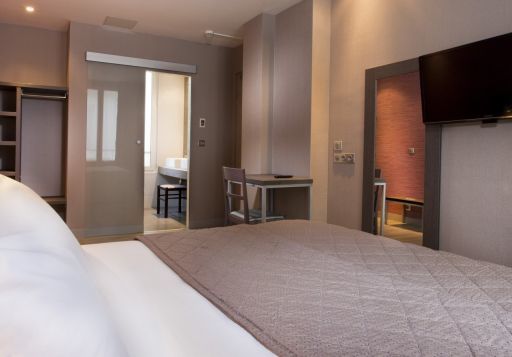 Hotel des Pavillons Paris Double Plus Room