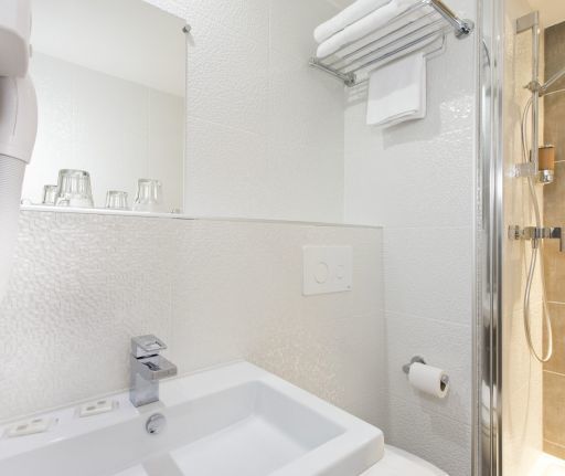 Hotel des Pavillons Paris Twin Room