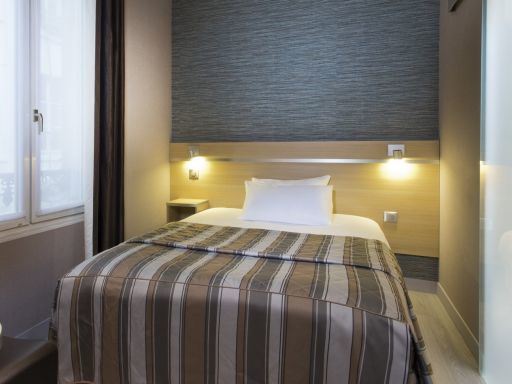 Hotel des Pavillons Paris Single Room